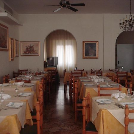 Hotel Arcade Rimini Dış mekan fotoğraf