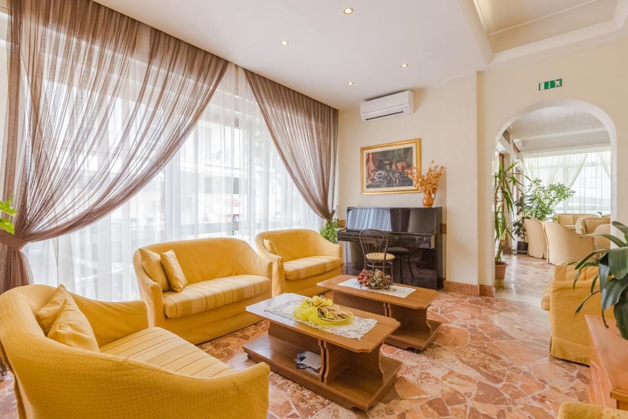 Hotel Arcade Rimini Dış mekan fotoğraf