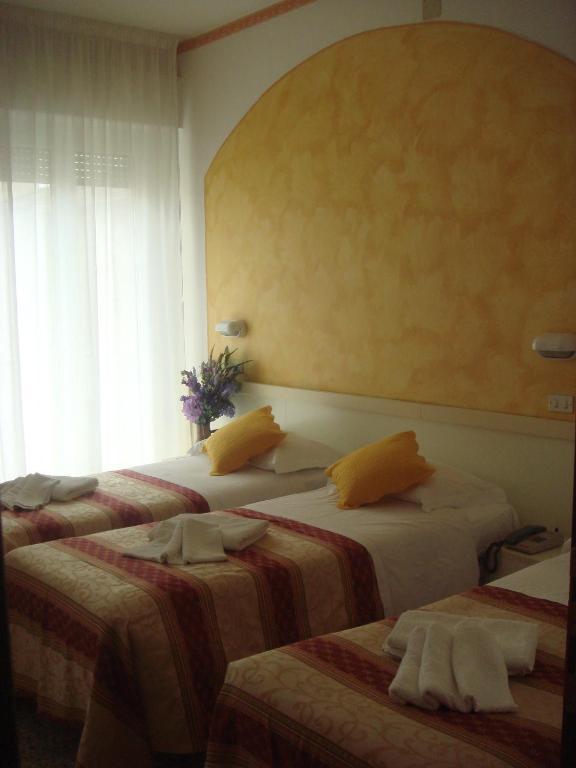 Hotel Arcade Rimini Oda fotoğraf