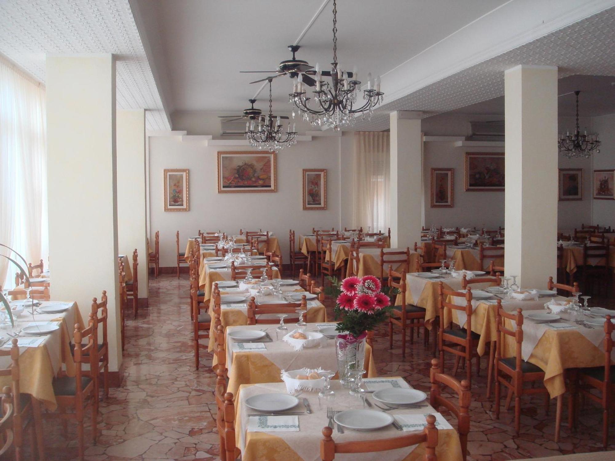 Hotel Arcade Rimini Dış mekan fotoğraf